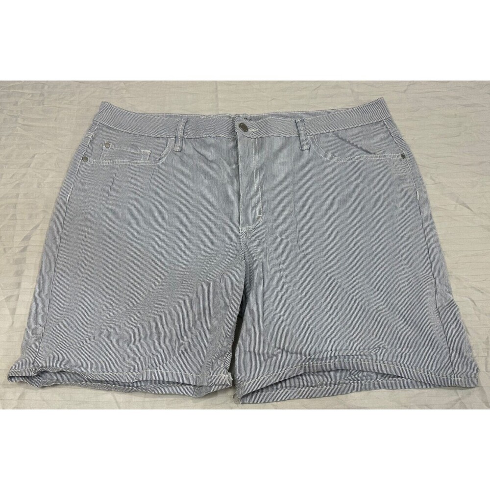 LEE WOMENS SHORTS SIZE 18